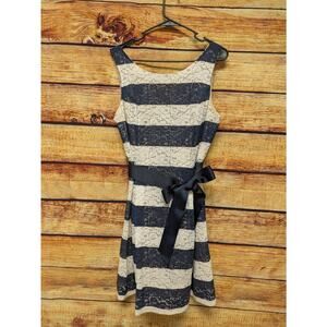 Signature By Robbie Bee Womens 14 Navy/White Belted Lace Dress EUC